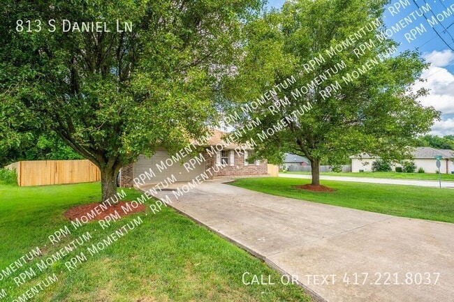 813 Daniel Ln in Willard, MO - Building Photo - Building Photo