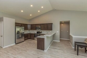 3034 Sherwood Dr, Unit 3034 in Marion, IA - Foto de edificio - Building Photo