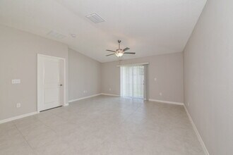 816 Calico Scallop St in Ruskin, FL - Building Photo - Building Photo