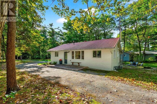 1694 Tiny Beaches Rd S in Tiny, ON - Building Photo - Building Photo