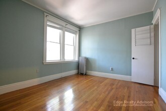 1738 Commonwealth Avenue, Unit 1 in Boston, MA - Building Photo - Building Photo