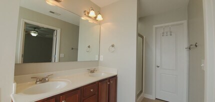 2921 Aristocrat Ln in Fayetteville, NC - Building Photo - Building Photo