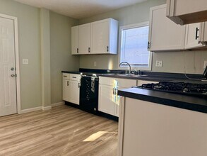 812 N 11th St in Terre Haute, IN - Building Photo - Building Photo