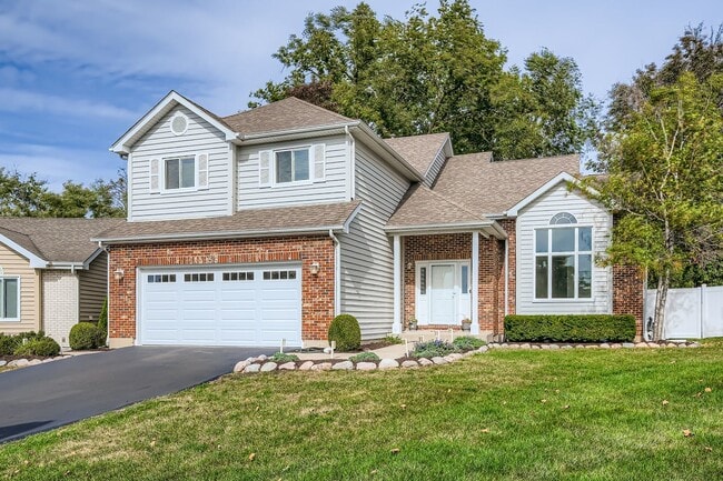 53 Falcon Pl in Westmont, IL - Foto de edificio - Building Photo