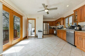 33 Farragut Ave in Somerville, MA - Building Photo - Building Photo