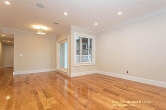 17 Vinton St, Unit 3 in Boston, MA - Building Photo - Building Photo