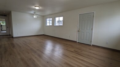 2955 Lowell St in Eureka, CA - Building Photo - Building Photo