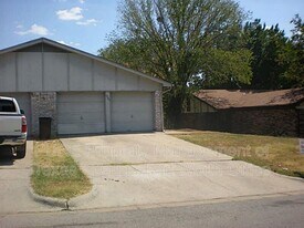 6322 S Onyx Dr in North Richland Hills, TX - Building Photo