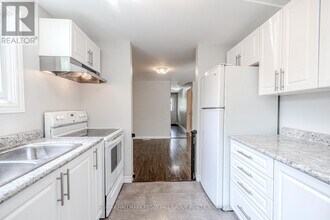 39-39 Laurie Crescent in Barrie, ON - Building Photo - Building Photo