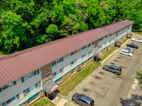 Somerset On The Hill Apartments in Kalamazoo, MI - Foto de edificio - Building Photo