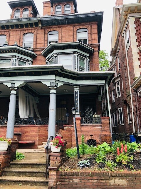 323 S 46th St, Unit 3F