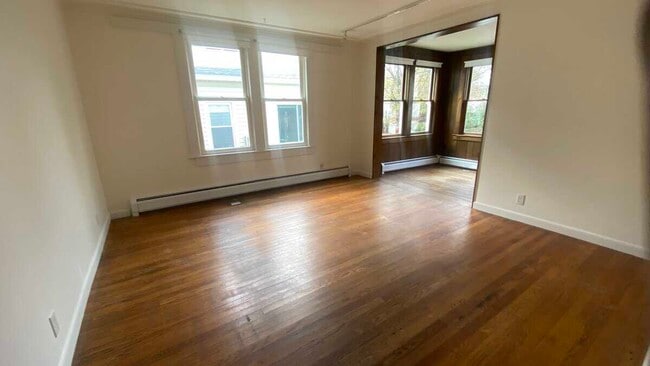 19 Powell St, Unit 19 Powell St. in Northampton, MA - Foto de edificio - Building Photo