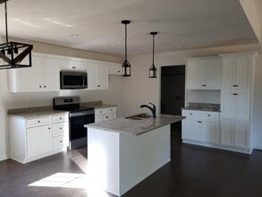 1627 Old Lake Rd in Lewisburg, TN - Building Photo - Building Photo