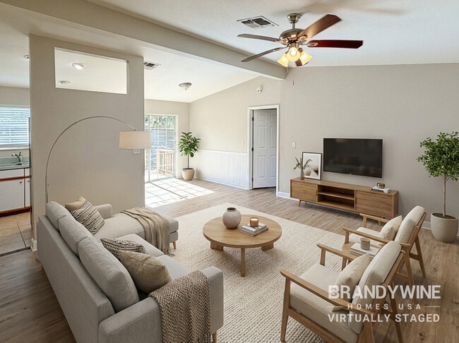 132 E 8th St, Unit 216 in Chuluota, FL - Building Photo - Building Photo