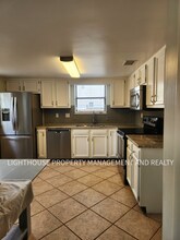 916 Penman Rd in Jacksonville Beach, FL - Building Photo - Building Photo