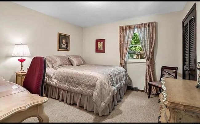 5512 NW Indian Hills Ln in Kansas City, MO - Building Photo - Building Photo