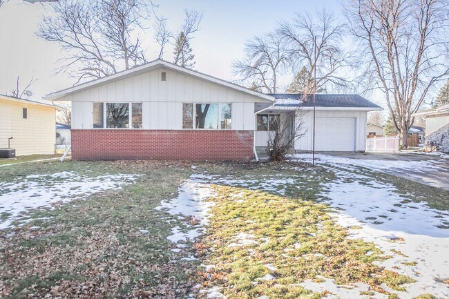 property at 535 Linden Ln