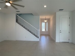 3072 Hollow Hickory Pl in Wesley Chapel, FL - Building Photo - Building Photo