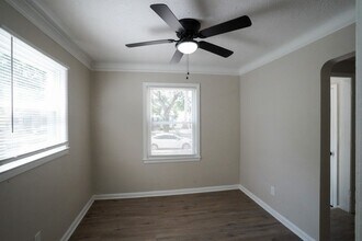 This beautifully updated 3-bedroom, 1-bath in Detroit, MI - Building Photo - Building Photo