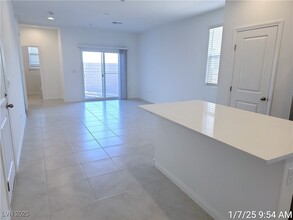 398 Moonlight Opera Ct in Henderson, NV - Building Photo - Building Photo