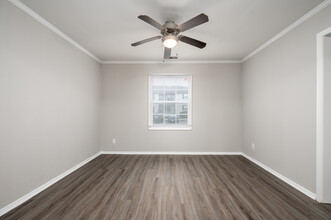 Park Lane Apartments in Carmel, IN - Building Photo - Interior Photo