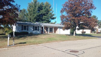 144 Brentwood Dr in Battle Creek, MI - Building Photo