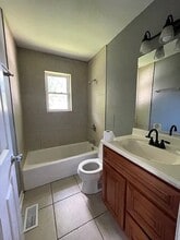 5601 Littleridge Dr in Louisville, KY - Foto de edificio - Building Photo