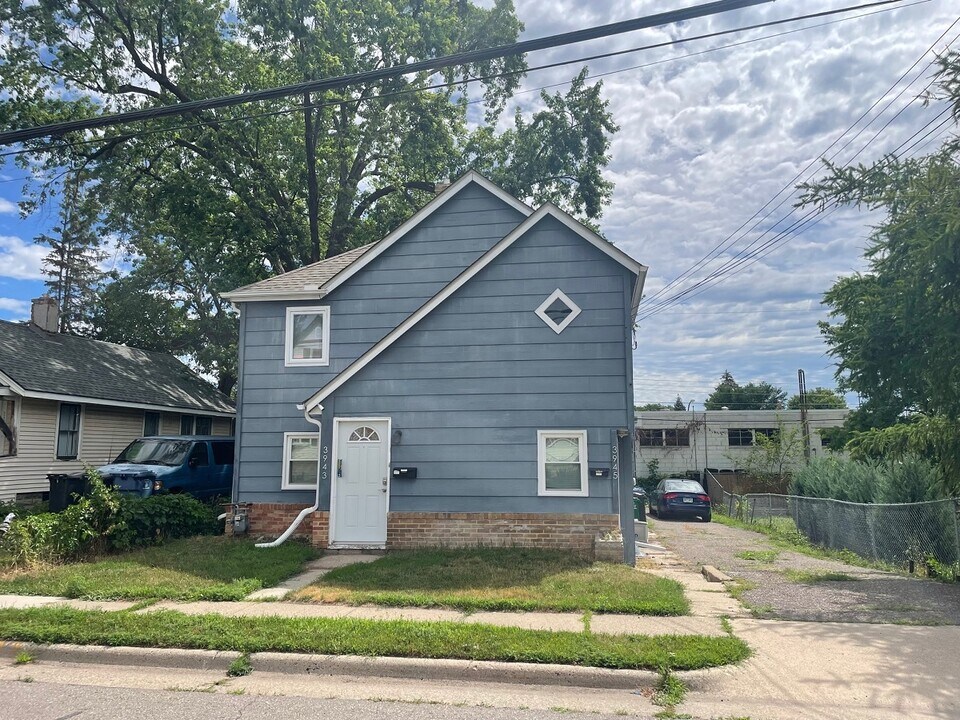 3945 Van Nest Ave in Minneapolis, MN - Building Photo