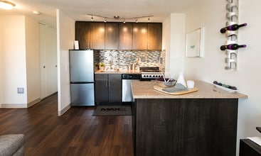 Baker Tower Apartments in Denver, CO - Foto de edificio - Building Photo