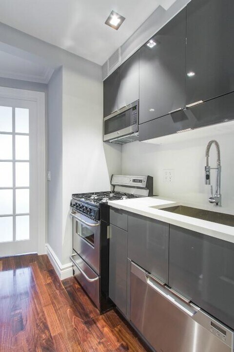 124 Ridge St in New York, NY - Building Photo