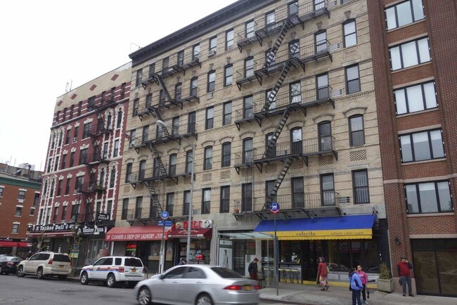 185 Avenue C in New York, NY - Foto de edificio - Building Photo