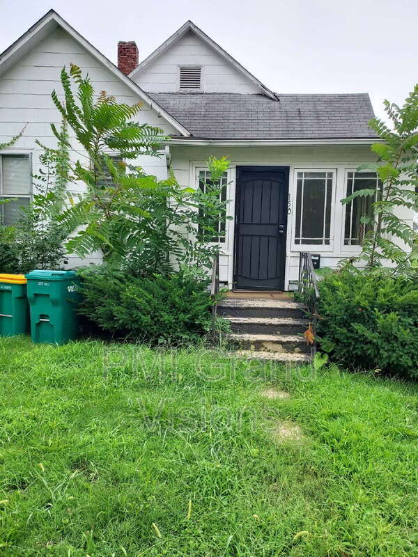 property at 1505 E Main St