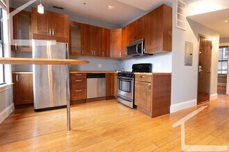 4 Cortes St in Boston, MA - Building Photo - Building Photo