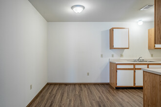 Rena Valley Apartments in Van Buren, AR - Building Photo - Interior Photo