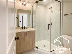 2541 N Campbell Ave, Unit 1 in Chicago, IL - Foto de edificio - Building Photo