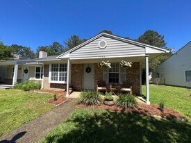 1872 Gina Dr in Tallahassee, FL - Building Photo