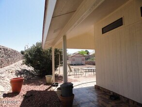 1124 Desierto Seco Dr in El Paso, TX - Building Photo - Building Photo