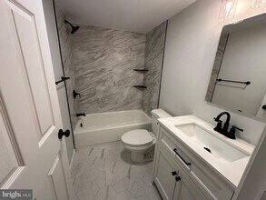 1783 N Dove Rd in Yardley, PA - Building Photo - Building Photo