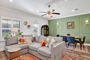 306 S F St in Pensacola, FL - Building Photo