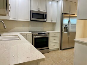 255 Paradise Blvd in Melbourne, FL - Building Photo - Building Photo