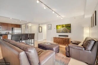 110 1st Ave NE, Unit F1404 in Minneapolis, MN - Building Photo - Building Photo