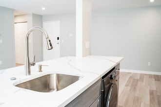 New Country Club Estates in New Britain, CT - Foto de edificio - Building Photo