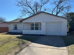936 Bluewood Dr in Dallas, TX - Building Photo - Building Photo
