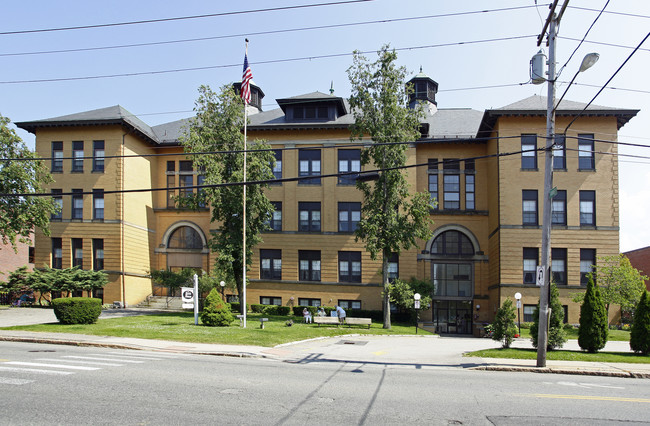 Keefe House in Portsmouth, NH - Foto de edificio - Building Photo