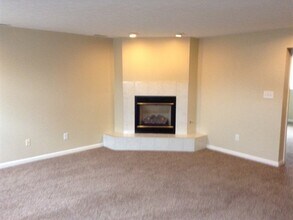 11 Field Crest Dr in Franklin, OH - Building Photo - Building Photo