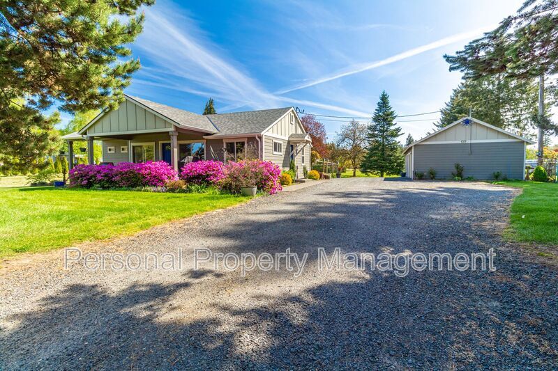 18303 NW 41st Ave in Ridgefield, WA - Building Photo