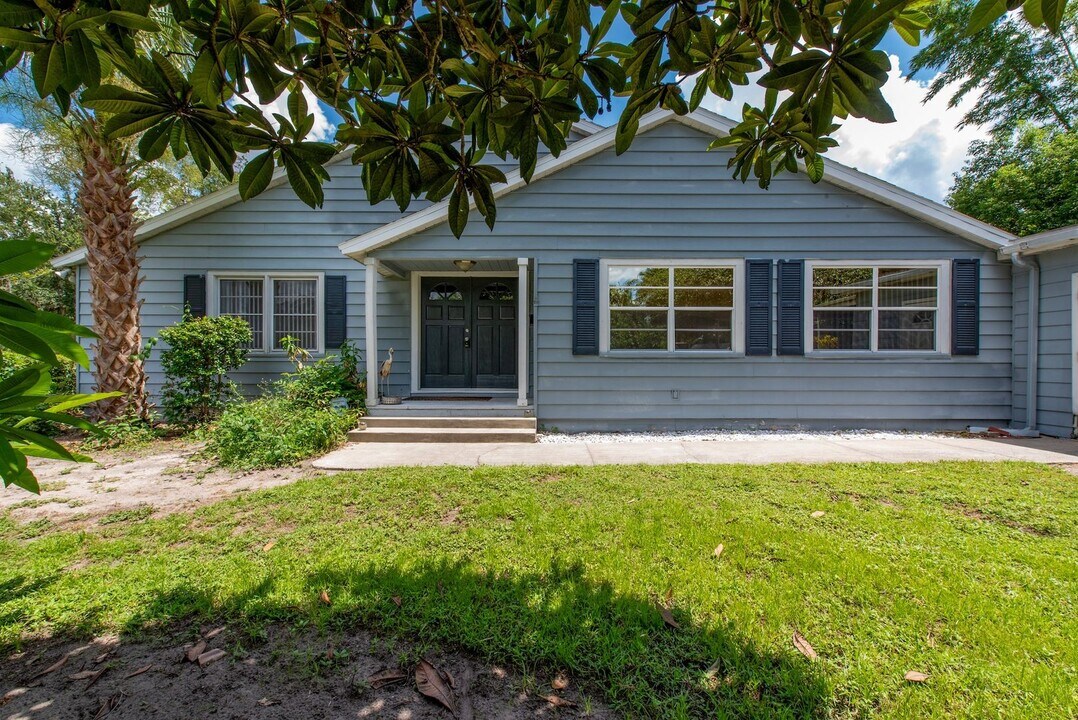 547 Lake Como Cir in Orlando, FL - Building Photo