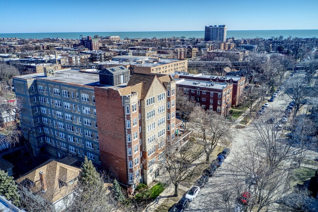 property at 1608 W Sherwin Ave