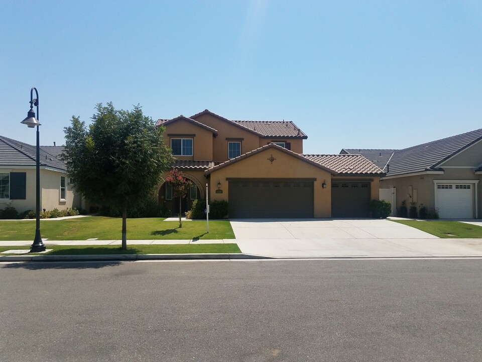 14519 Beach Aster Dr in Bakersfield, CA - Building Photo