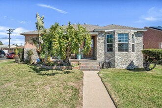10800 Spinning Ave S in Inglewood, CA - Building Photo - Building Photo